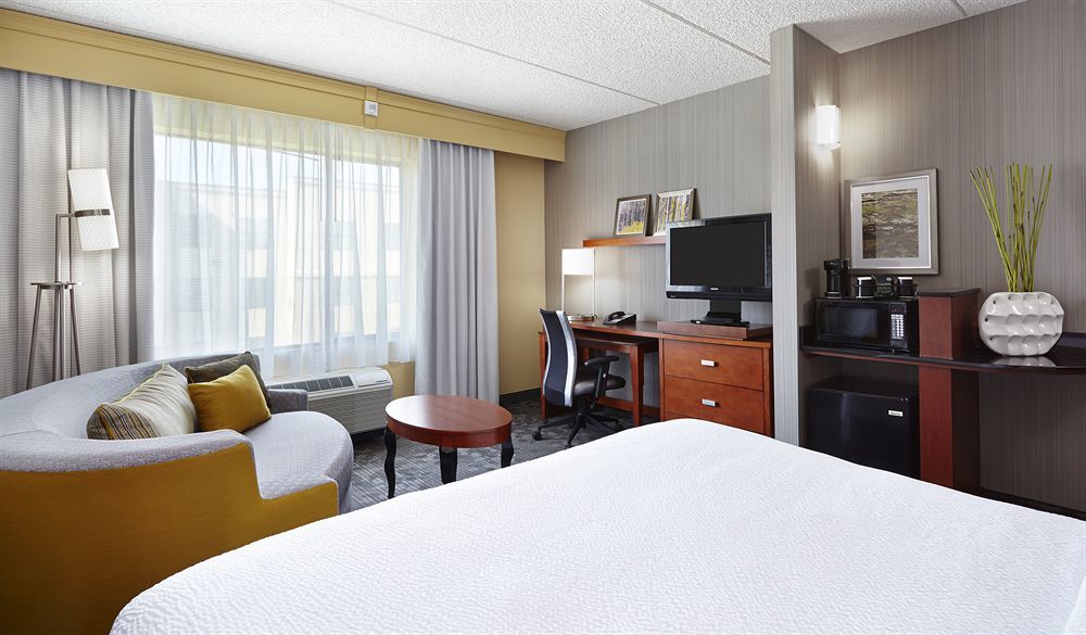 Courtyard Phoenix North / Happy Valley Extérieur photo